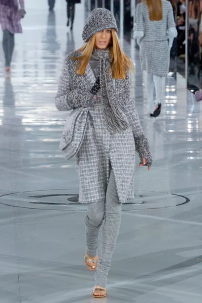 Look 18